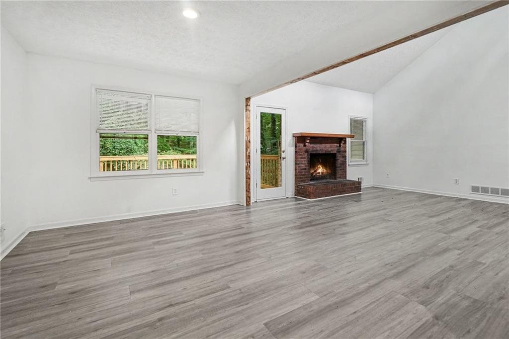 4 bedroom, 3 bathroom, 1,558 sq ft single family residence under contract at 1373 Fairfield Drive, Lilburn, GA 30047 — photo 5