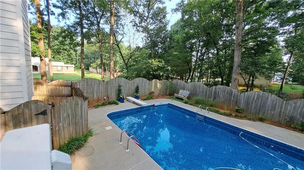 3 bedroom, 4 bathroom, 2,134 sq ft single family residence for sale at 110 Acorn Drive, Mcdonough, GA 30253 — photo 3