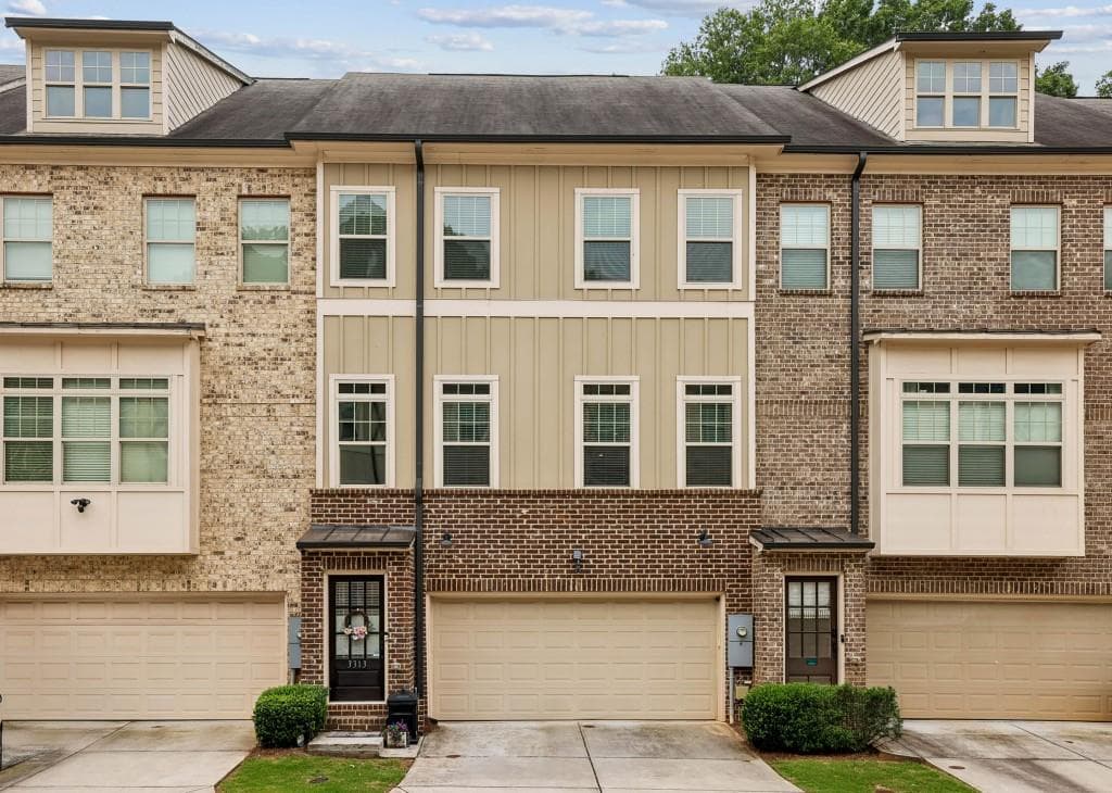 4 bedroom, 4 bathroom, 2,400 sq ft townhouse for sale at 3313 Sangster Way, Decatur, GA 30032