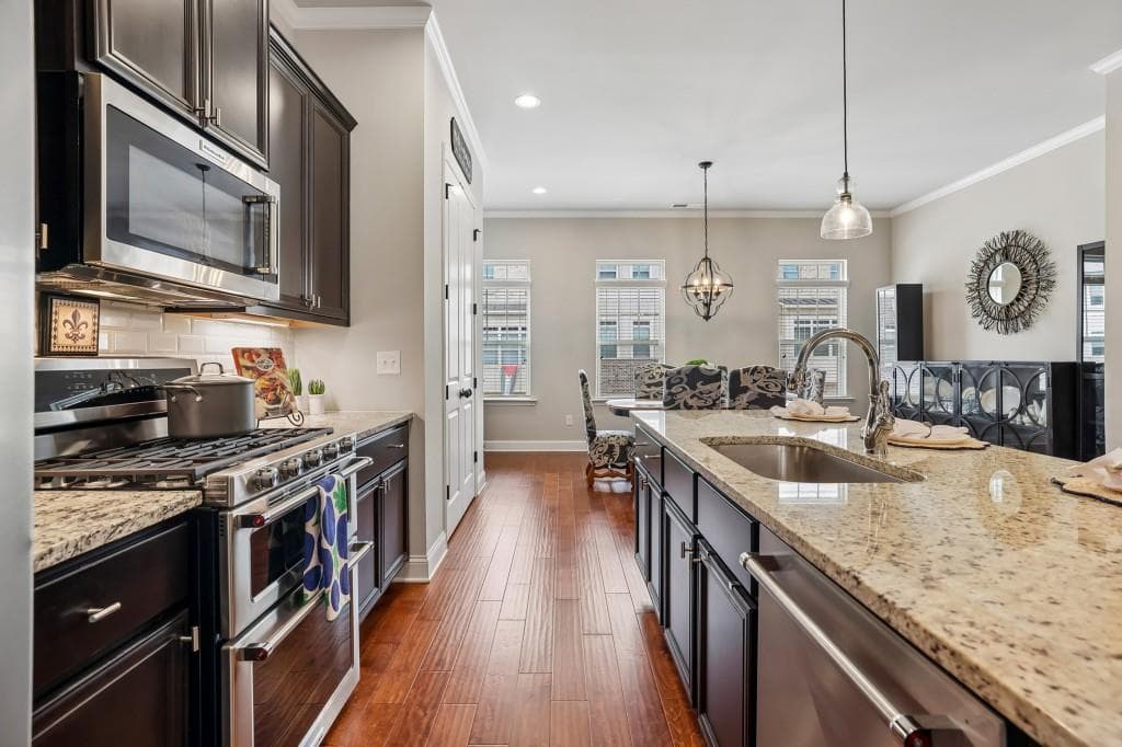4 bedroom, 4 bathroom, 2,400 sq ft townhouse for sale at 3313 Sangster Way, Decatur, GA 30032 — photo 7