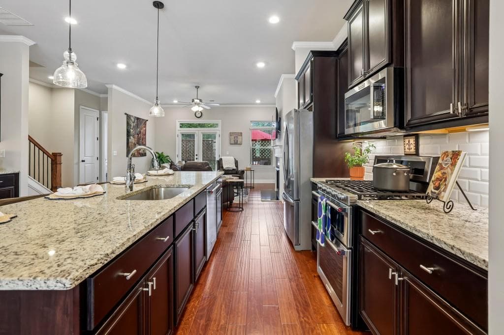 4 bedroom, 4 bathroom, 2,400 sq ft townhouse for sale at 3313 Sangster Way, Decatur, GA 30032 — photo 8