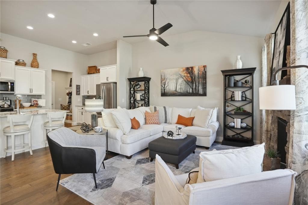 3 bedroom, 3 bathroom, 2,144 sq ft townhouse for sale at 220 Lakeside Place, Canton, GA 30114 — photo 6