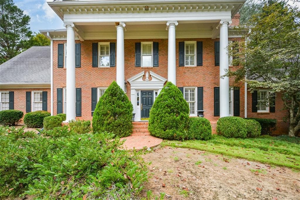 6 bedroom, 7 bathroom single family residence for rent at 1640 Lazy River Lane, Sandy Springs, GA 30350 for $9,995 a month — photo 4