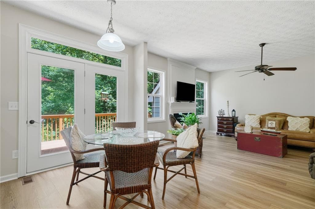 4 bedroom, 3 bathroom, 2,164 sq ft single family residence for sale at 352 Park Creek Ridge, Woodstock, GA 30188 — photo 6
