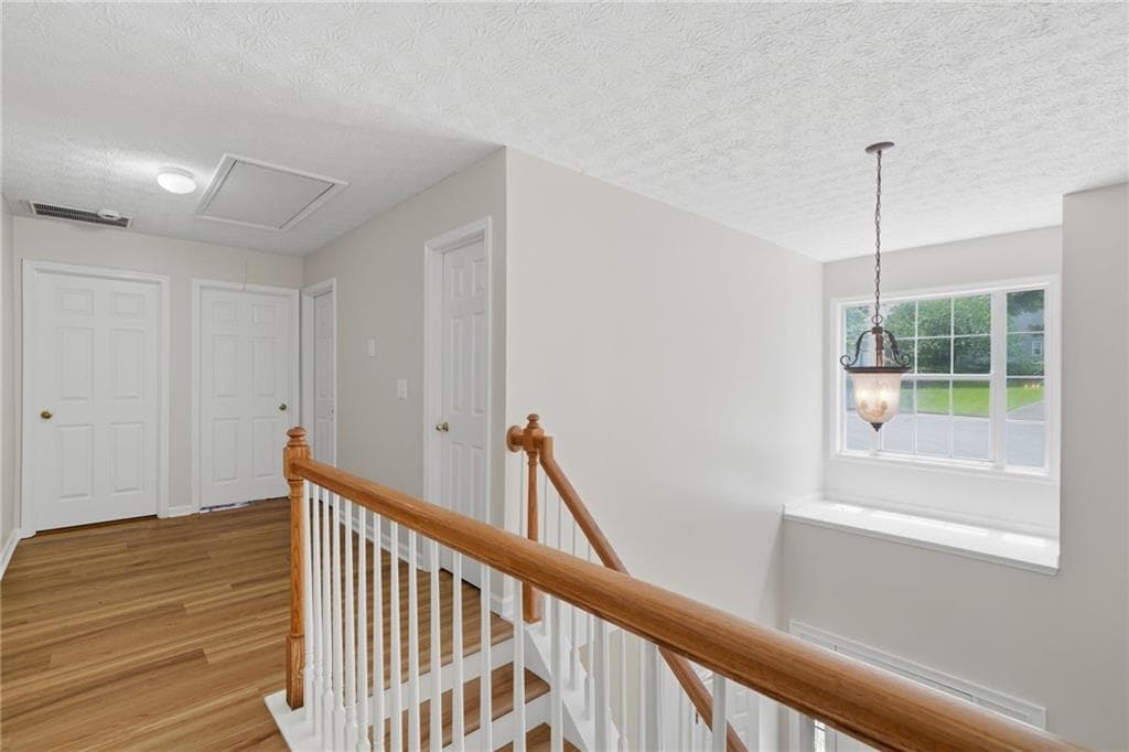 4 bedroom, 3 bathroom, 2,164 sq ft single family residence for sale at 352 Park Creek Ridge, Woodstock, GA 30188 — photo 9