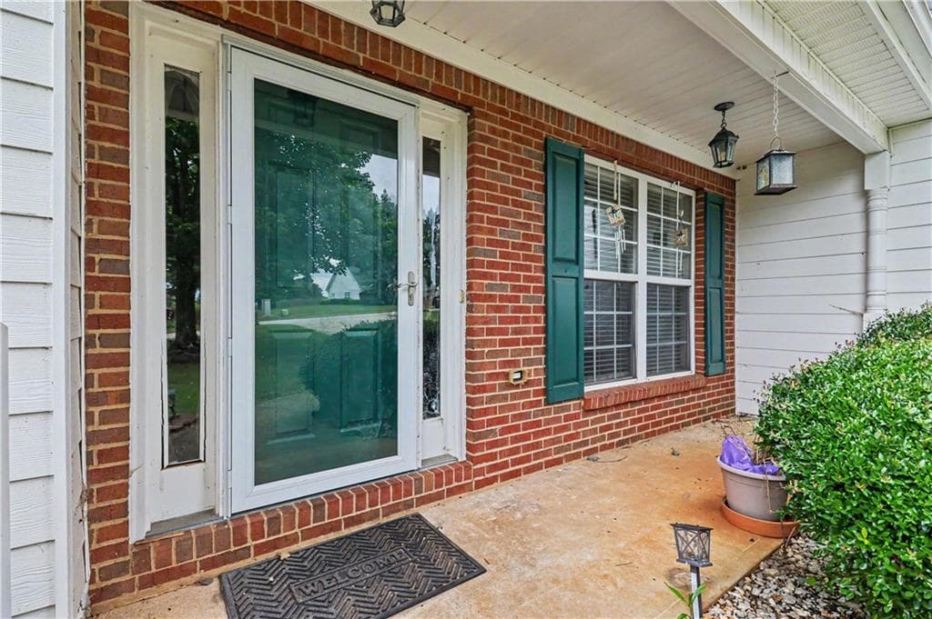 5 bedroom, 3 bathroom, 2,575 sq ft single family residence for sale at 974 Coosawilla Drive, Winder, GA 30680 — photo 3