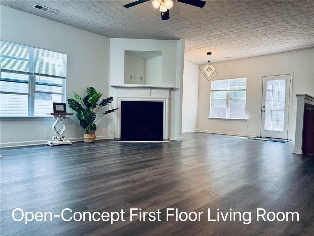 4 bedroom, 3 bathroom, 2,076 sq ft single family residence under contract at 4718 Mcever View Drive, Buford, GA 30518 — photo 7