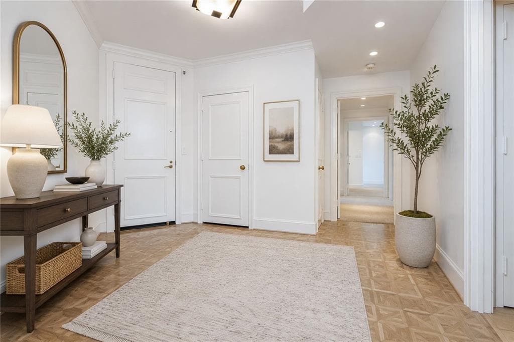 2 bedroom, 2 bathroom, 2,403 sq ft condominium under contract at 2660 Peachtree Road 15G, Atlanta, GA 30305 — photo 2