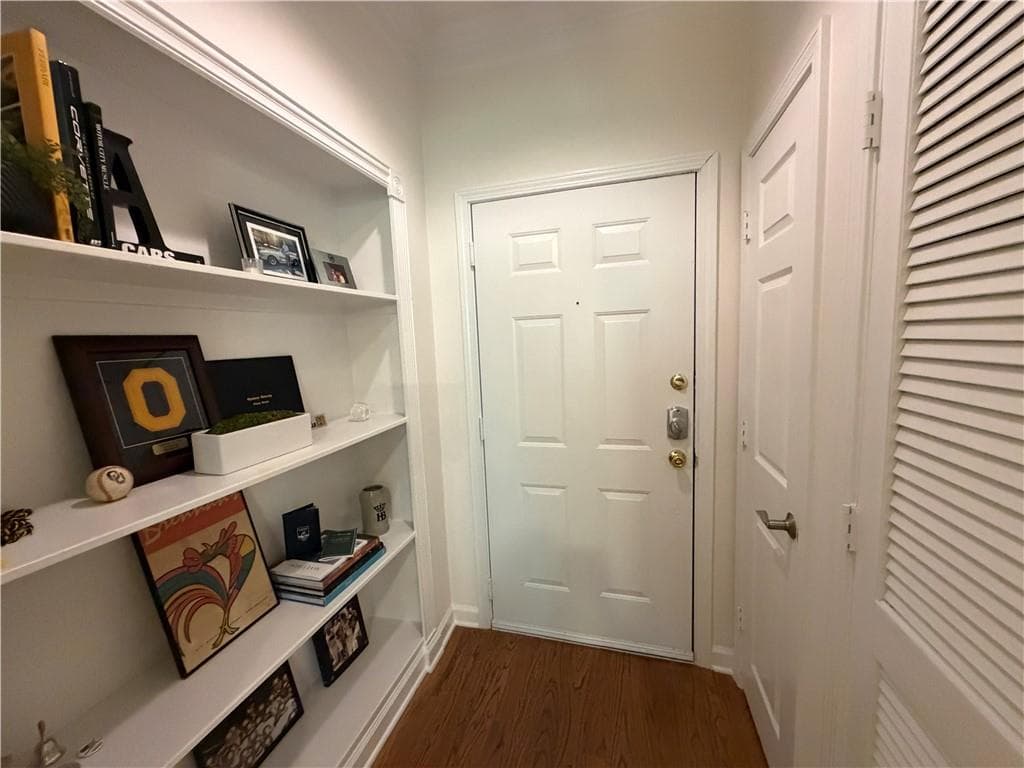 1 bedroom, 1 bathroom, 919 sq ft condominium for rent at 3777 Peachtree Road 1234, Brookhaven, GA 30319 for $1,895 a month — photo 2