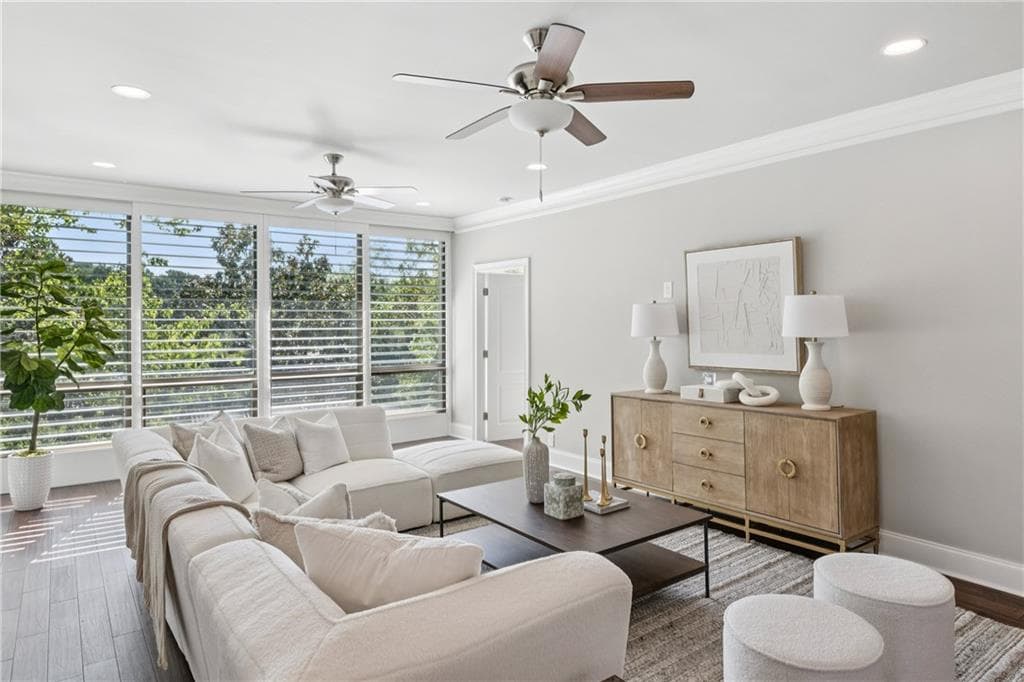 3 bedroom, 3 bathroom, 2,457 sq ft condominium sold at 2575 Peachtree Road 5G, Atlanta, GA 30305