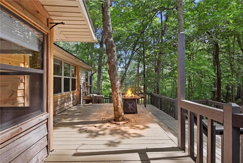 2 bedroom, 2 bathroom, 707 sq ft single family residence for sale at 129 Nob Hill Ridge, Cleveland, GA 30528 — photo 2