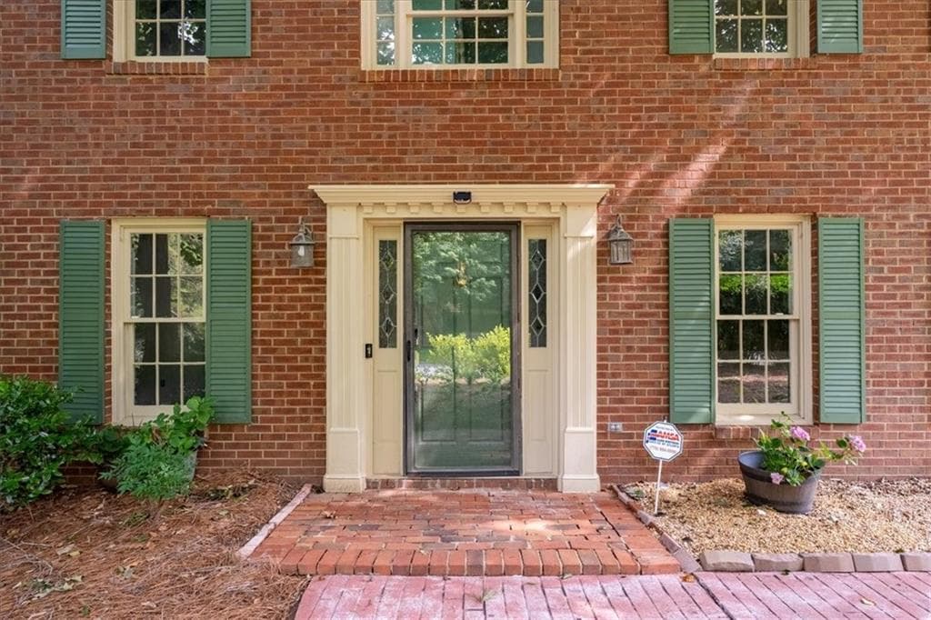 5 bedroom, 3 bathroom, 2,764 sq ft single family residence for sale at 4903 Thornwood Knoll, Acworth, GA 30102 — photo 4