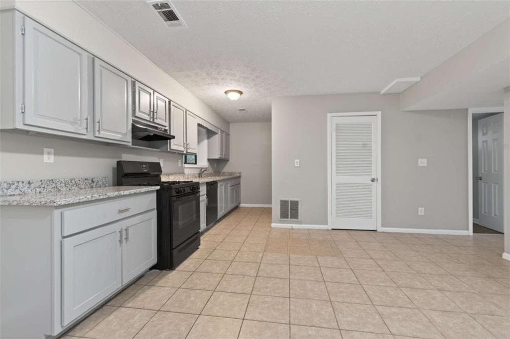 3,136 sq ft single family residence under contract at 2595 Fieldstone View Lane, Conyers, GA 30013 — photo 4