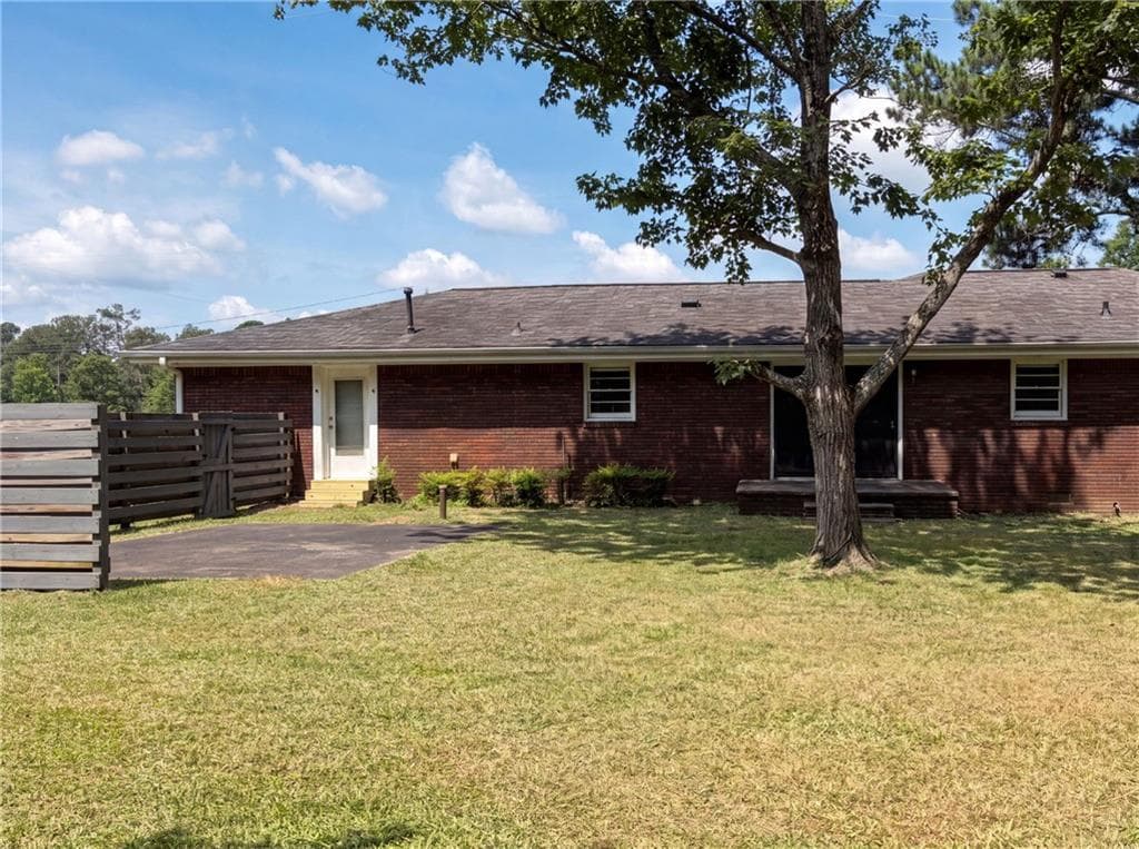 3 bedroom, 2 bathroom, 1,422 sq ft single family residence under contract at 267 Decatur Road, Mcdonough, GA 30253 — photo 5