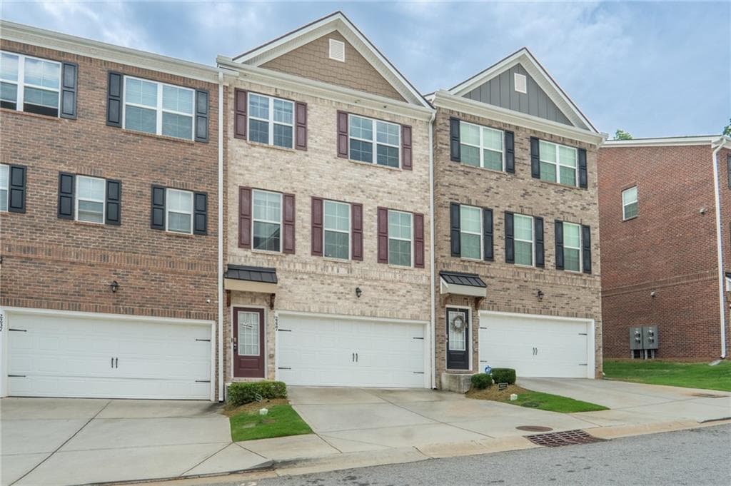 4 bedroom, 4 bathroom, 2,400 sq ft townhouse for sale at 2227 Foley Park Street, Snellville, GA 30078 — photo 1 of 30
