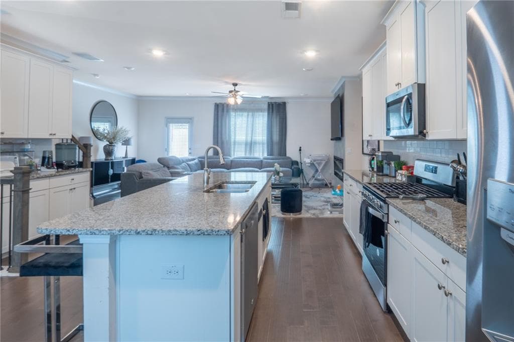 4 bedroom, 4 bathroom, 2,400 sq ft townhouse for sale at 2227 Foley Park Street, Snellville, GA 30078 — photo 3