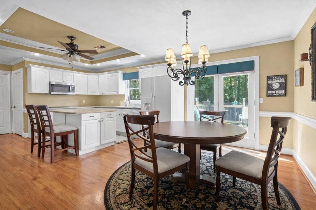 4 bedroom, 4 bathroom, 5,126 sq ft single family residence for sale at 1530 Woodstock Road, Roswell, GA 30075 — photo 8
