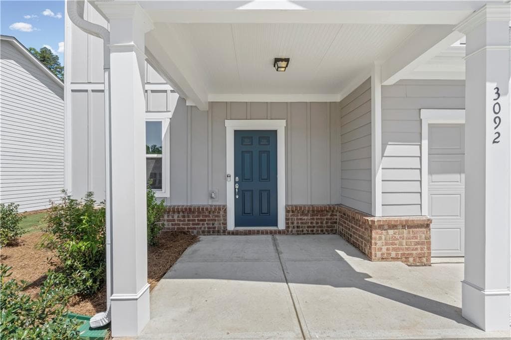 3 bedroom, 3 bathroom, 2,068 sq ft single family residence for sale at 3127 Orwell Drive, Gainesville, GA 30507 — photo 2