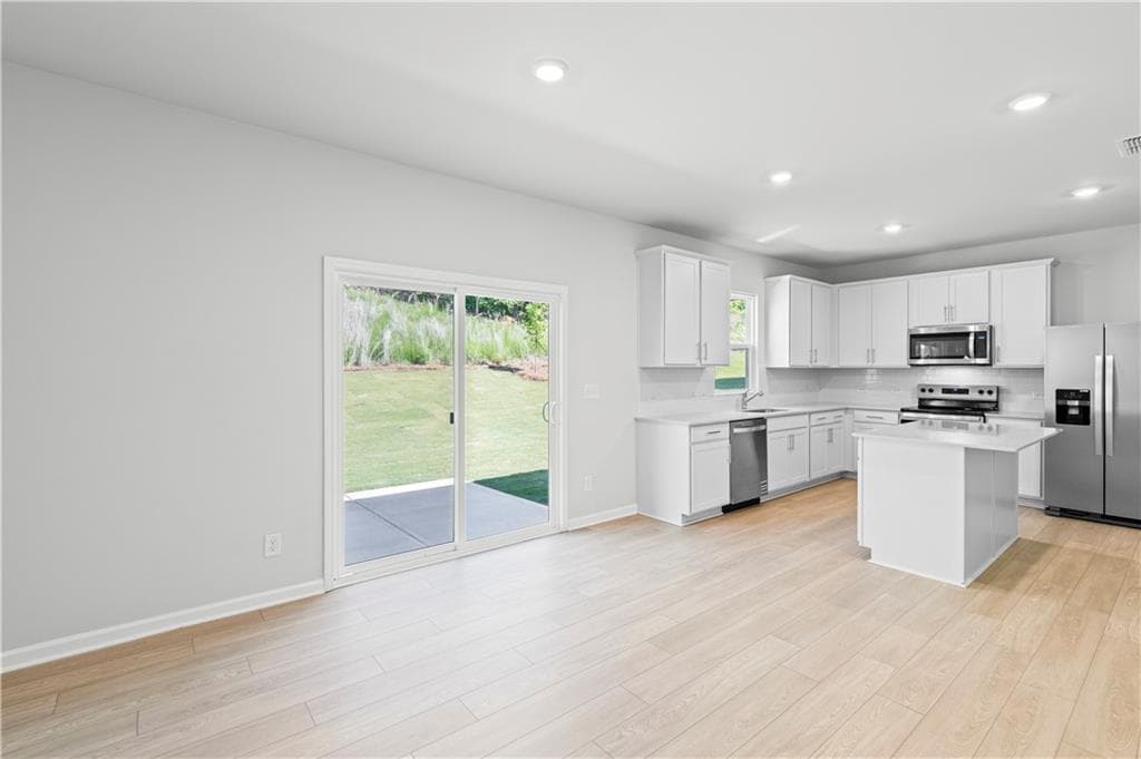 3 bedroom, 3 bathroom, 2,068 sq ft single family residence for sale at 3127 Orwell Drive, Gainesville, GA 30507 — photo 5