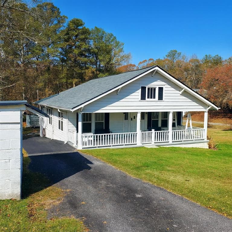 3 bedroom, 2 bathroom, 1,632 sq ft single family residence for rent at 7025 Rico Road, Chattahoochee Hills, GA 30268 for $1,800 a month — photo 1 of 51