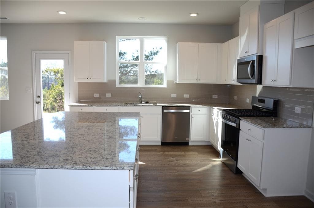 3 bedroom, 3 bathroom, 2,214 sq ft townhouse for rent at 1121 Point Place Drive, Loganville, GA 30052 for $2,300 a month — photo 10