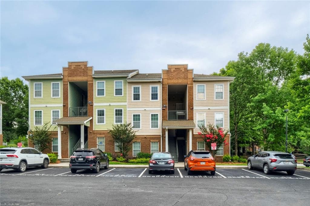 1 bedroom, 1 bathroom, 880 sq ft condominium for sale at 1752 Pryor Road 311, Atlanta, GA 30315 — photo 3