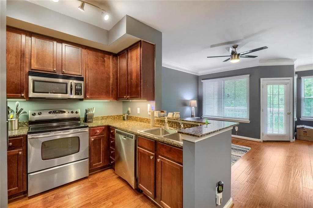 1 bedroom, 1 bathroom, 880 sq ft condominium for sale at 1752 Pryor Road 311, Atlanta, GA 30315 — photo 9