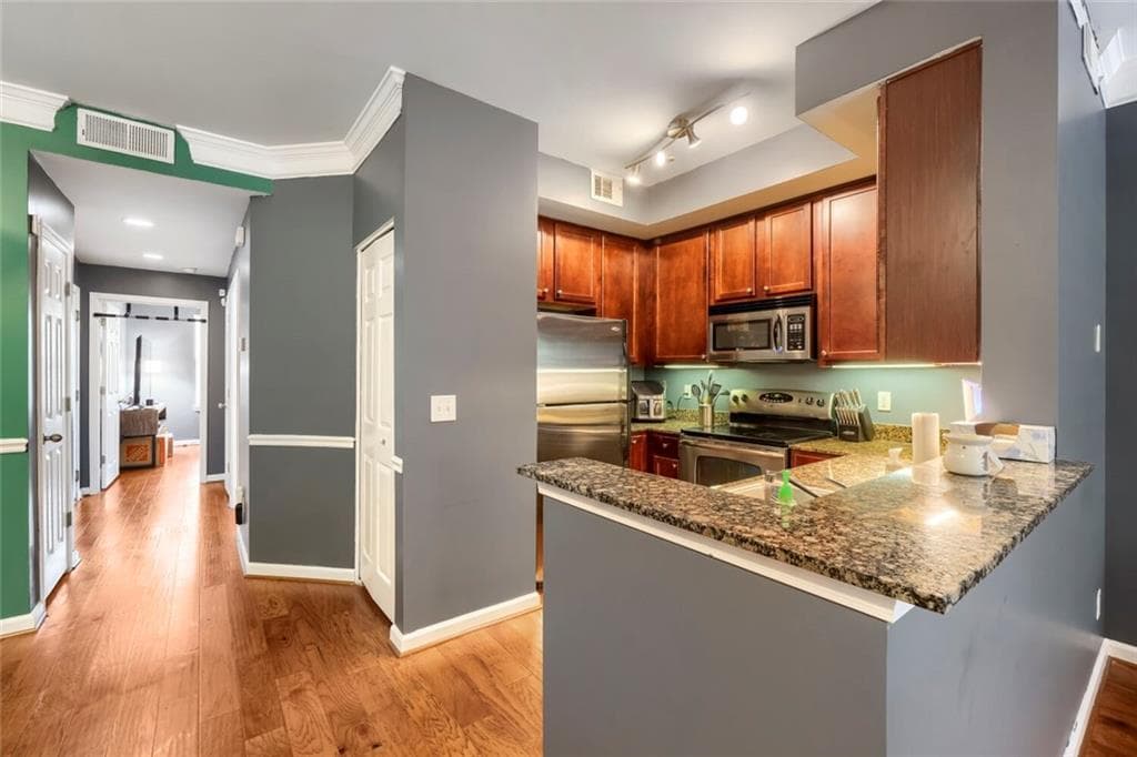 1 bedroom, 1 bathroom, 880 sq ft condominium for sale at 1752 Pryor Road 311, Atlanta, GA 30315 — photo 10