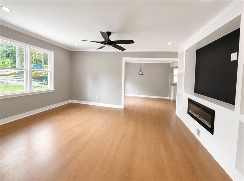 4 bedroom, 2 bathroom, 1,646 sq ft single family residence for sale at 481 Hammond Drive, Atlanta, GA 30328 — photo 4