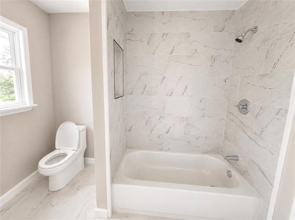 4 bedroom, 2 bathroom, 1,646 sq ft single family residence for sale at 481 Hammond Drive, Atlanta, GA 30328 — photo 7