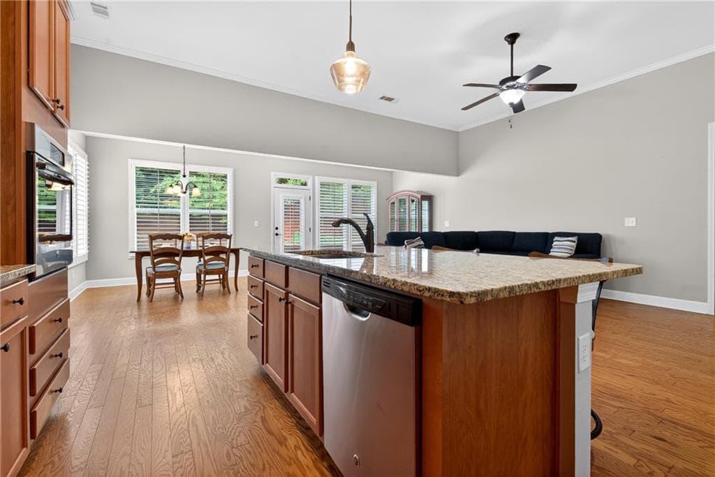 2 bedroom, 2 bathroom, 1,690 sq ft single family residence for sale at 3389 Cresswind Parkway, Gainesville, GA 30504 — photo 7