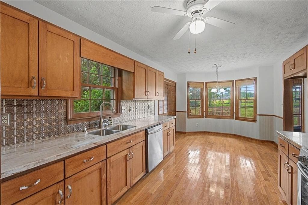 3 bedroom, 2 bathroom, 1,607 sq ft single family residence for sale at 382 Indian Lake Court, Hiram, GA 30141 — photo 9