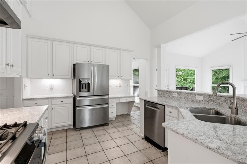 4 bedroom, 4 bathroom, 3,338 sq ft single family residence under contract at 4522 Springvale Circle, Atlanta, GA 30338 — photo 8