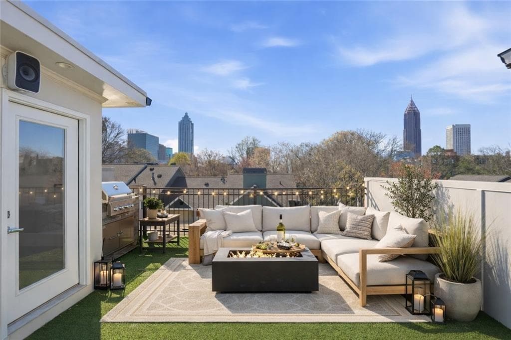 3 bedroom, 4 bathroom, 2,750 sq ft townhouse sold at 353 Brownstones Circle, Atlanta, GA 30312