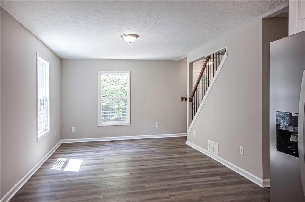 3 bedroom, 2 bathroom, 1,287 sq ft single family residence for sale at 8454 Hightower Trail, Snellville, GA 30039 — photo 8