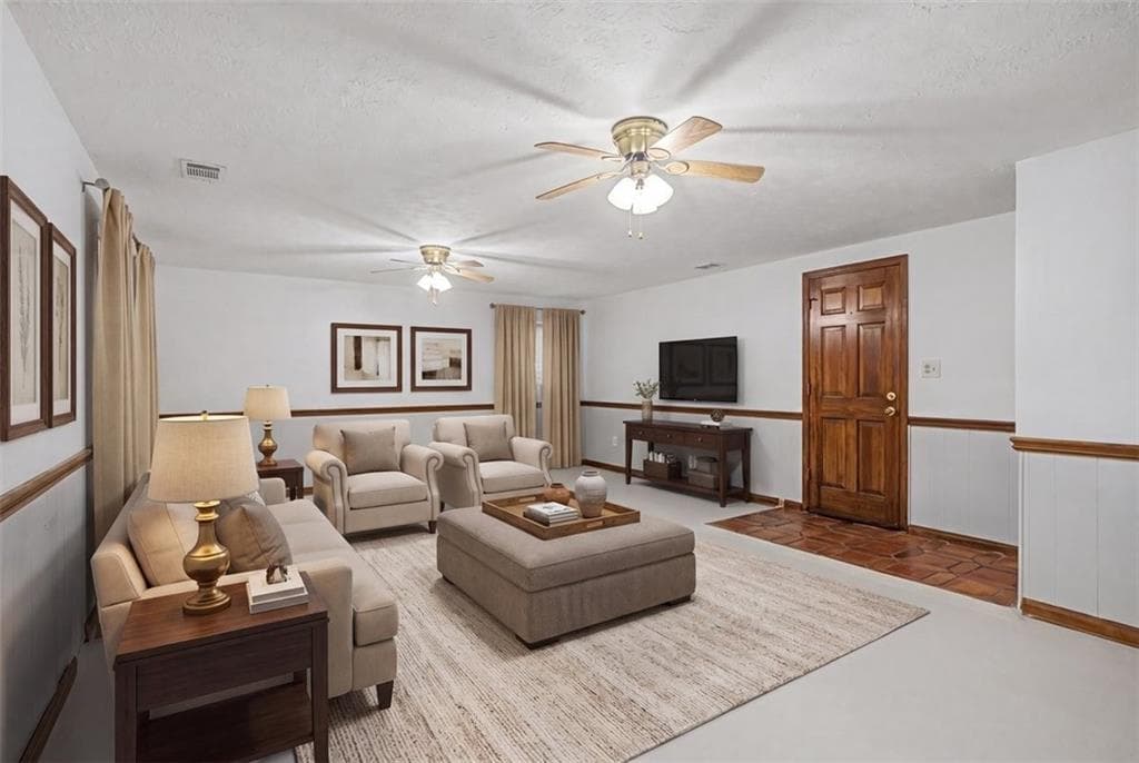 3 bedroom, 2 bathroom, 1,607 sq ft single family residence for sale at 382 Indian Lake Court, Hiram, GA 30141 — photo 4