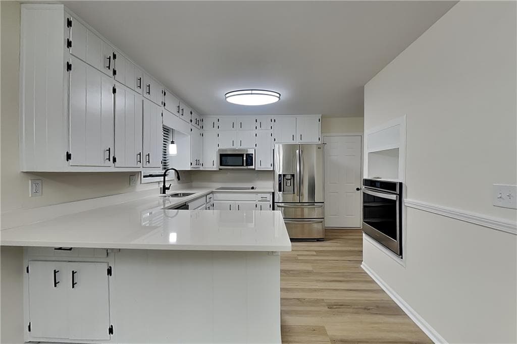 3 bedroom, 2 bathroom, 2,023 sq ft single family residence for rent at 1110 Lake Drive, Roswell, GA 30075 for $3,300 a month — photo 3