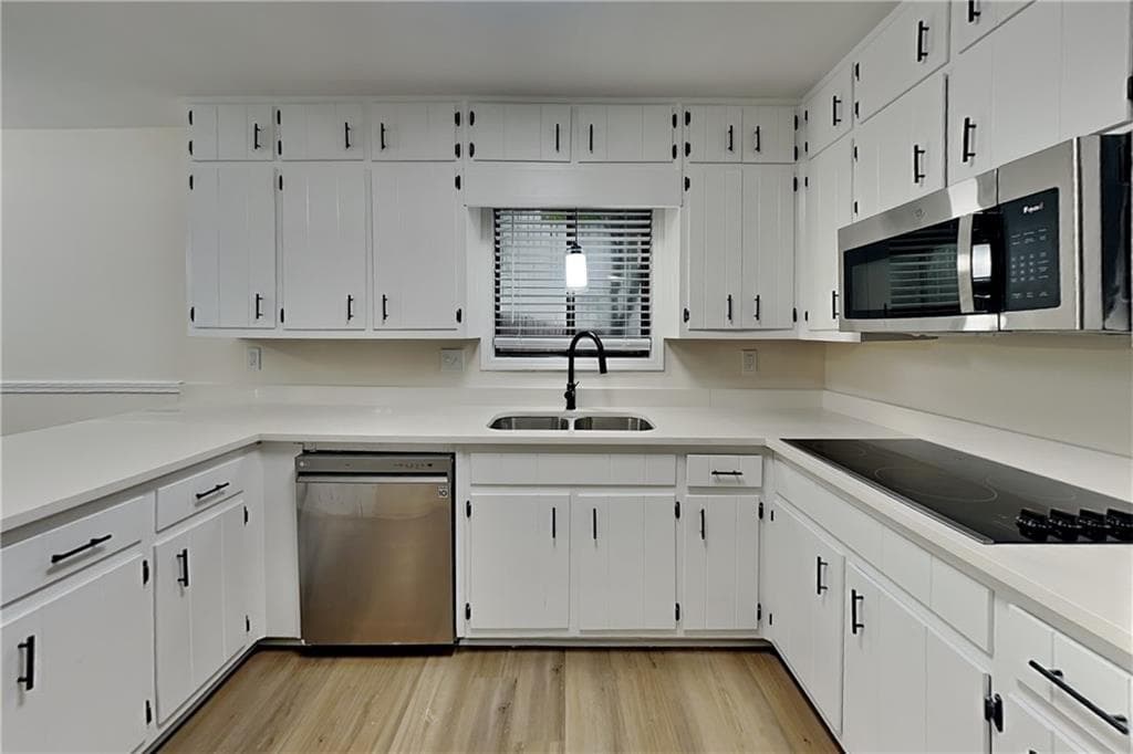 3 bedroom, 2 bathroom, 2,023 sq ft single family residence for rent at 1110 Lake Drive, Roswell, GA 30075 for $3,300 a month — photo 4