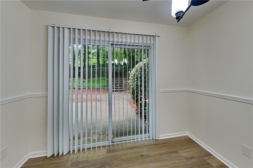 3 bedroom, 2 bathroom, 2,023 sq ft single family residence for rent at 1110 Lake Drive, Roswell, GA 30075 for $3,300 a month — photo 7