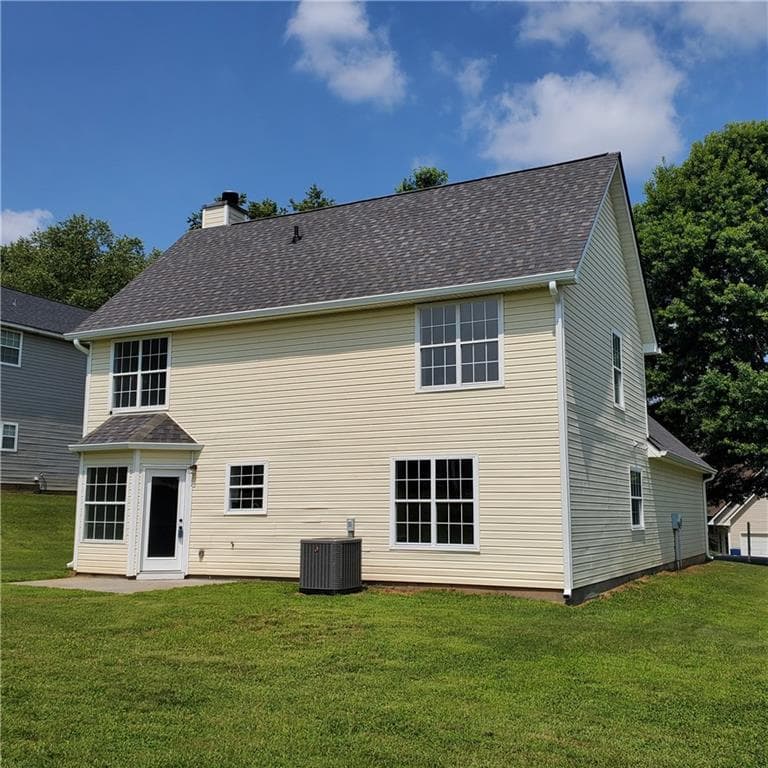 5 bedroom, 3 bathroom, 2,300 sq ft single family residence for sale at 833 Kendall Park Drive, Winder, GA 30680 — photo 8