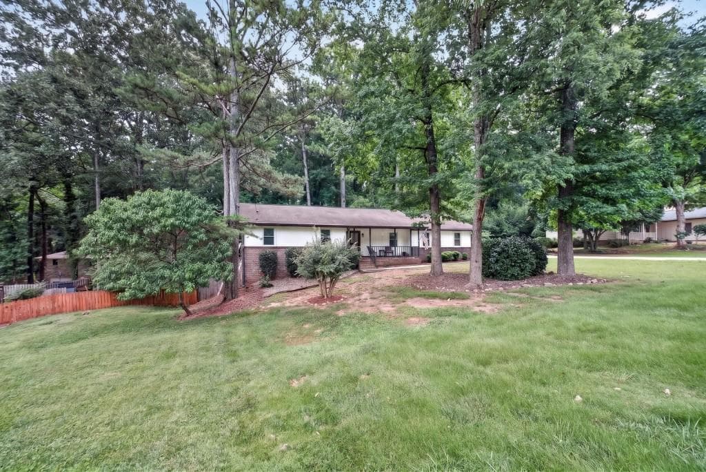 3 bedroom, 2 bathroom, 2,025 sq ft single family residence under contract at 286 Windmill Pointe, Lawrenceville, GA 30044 — photo 3