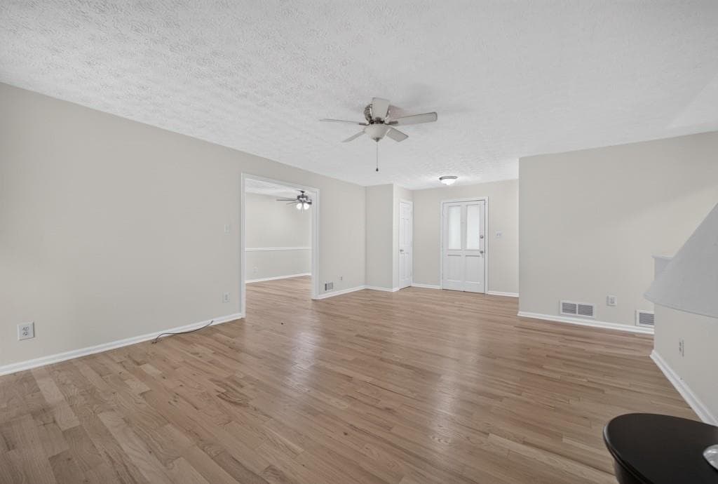 3 bedroom, 2 bathroom, 2,025 sq ft single family residence under contract at 286 Windmill Pointe, Lawrenceville, GA 30044 — photo 5