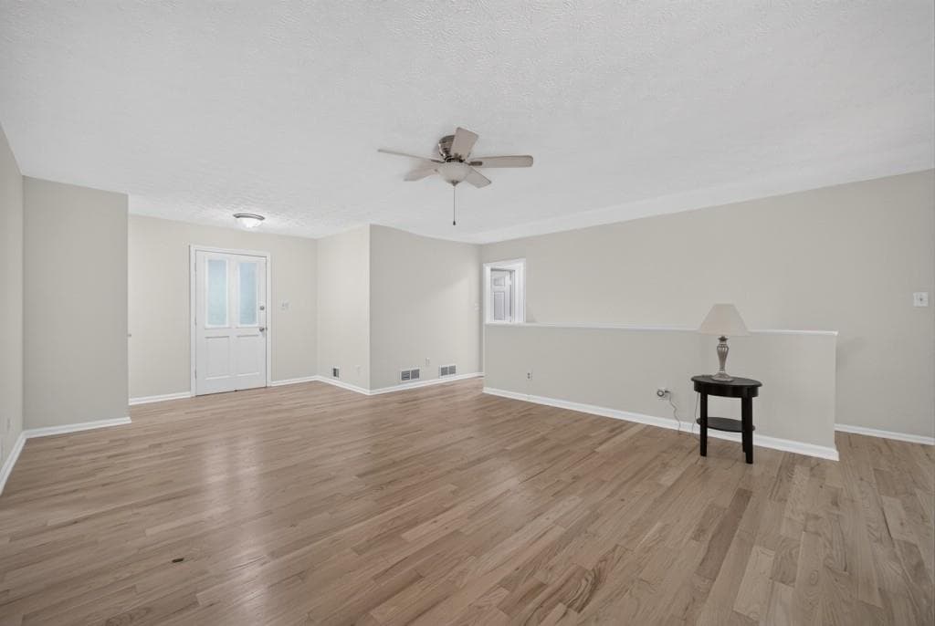 3 bedroom, 2 bathroom, 2,025 sq ft single family residence under contract at 286 Windmill Pointe, Lawrenceville, GA 30044 — photo 6