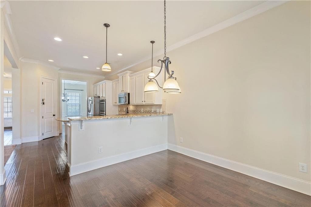 5 bedroom, 4 bathroom, 3,600 sq ft single family residence under contract at 6857 Louis Drive, Locust Grove, GA 30248 — photo 8