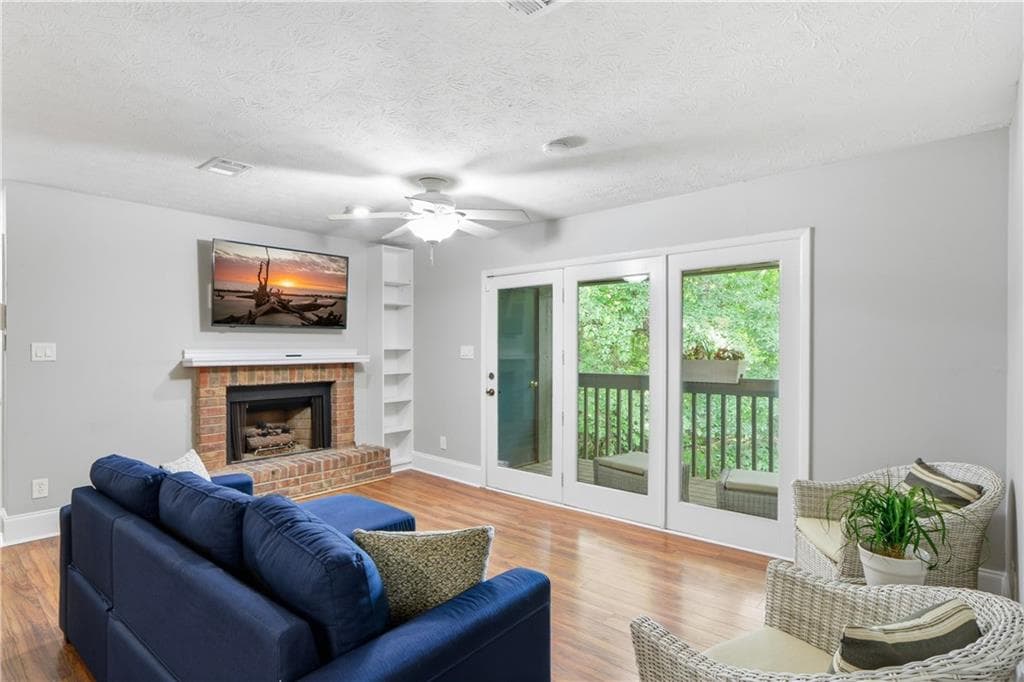 2 bedroom, 1 bathroom, 1,045 sq ft condominium under contract at 612 Tuxworth Circle, Decatur, GA 30033 — photo 4