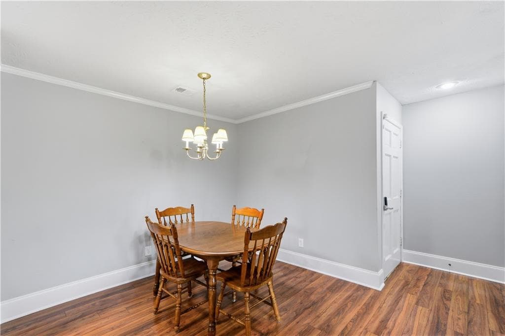2 bedroom, 1 bathroom, 1,045 sq ft condominium under contract at 612 Tuxworth Circle, Decatur, GA 30033 — photo 8
