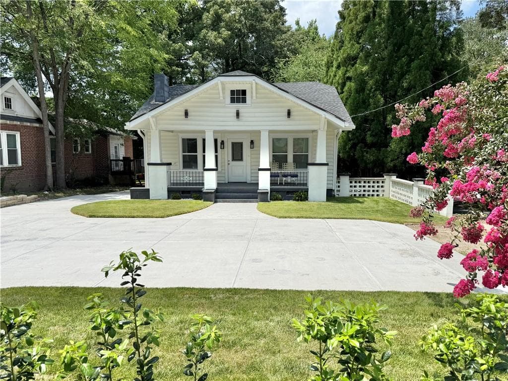 3 bedroom, 2 bathroom, 1,150 sq ft single family residence for rent at 2194 Bolton Road, Atlanta, GA 30318 for $2,300 a month — photo 2