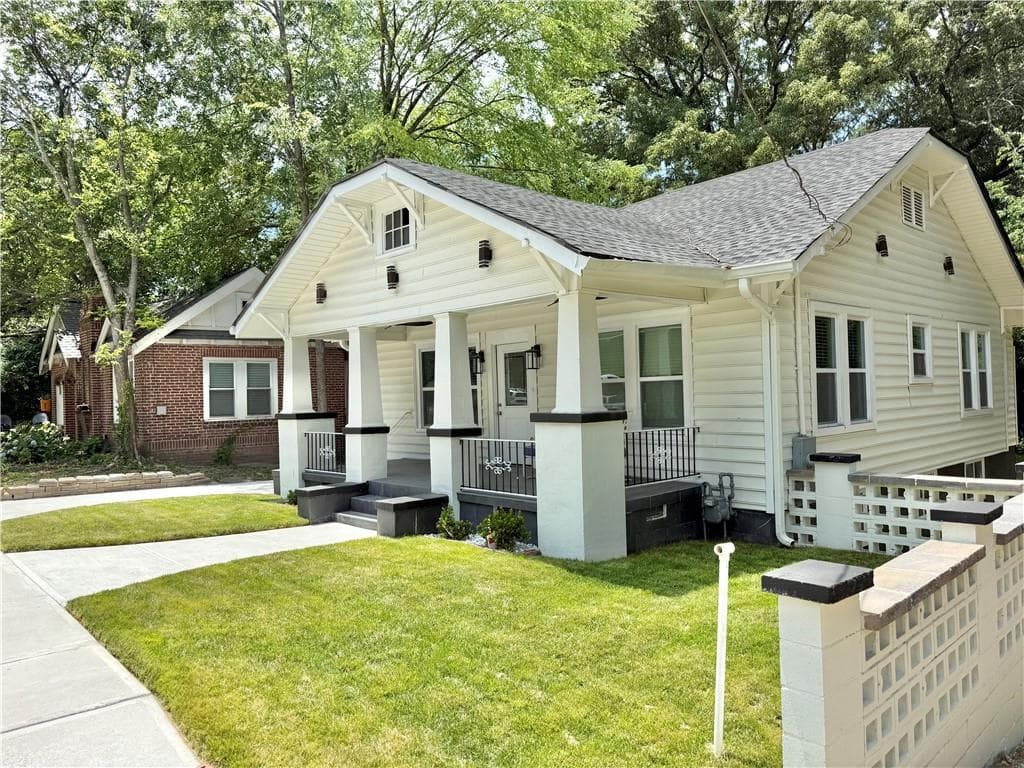 3 bedroom, 2 bathroom, 1,150 sq ft single family residence for rent at 2194 Bolton Road, Atlanta, GA 30318 for $2,300 a month — photo 3