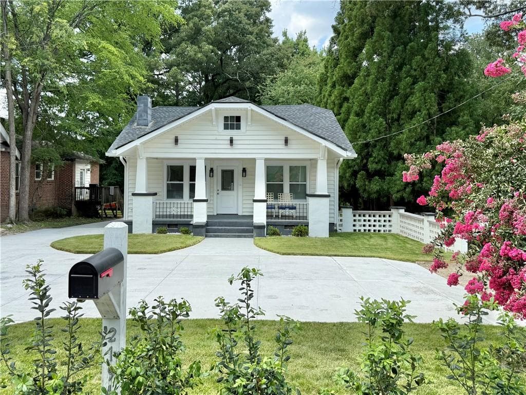 3 bedroom, 2 bathroom, 1,150 sq ft single family residence for rent at 2194 Bolton Road, Atlanta, GA 30318 for $2,300 a month — photo 6