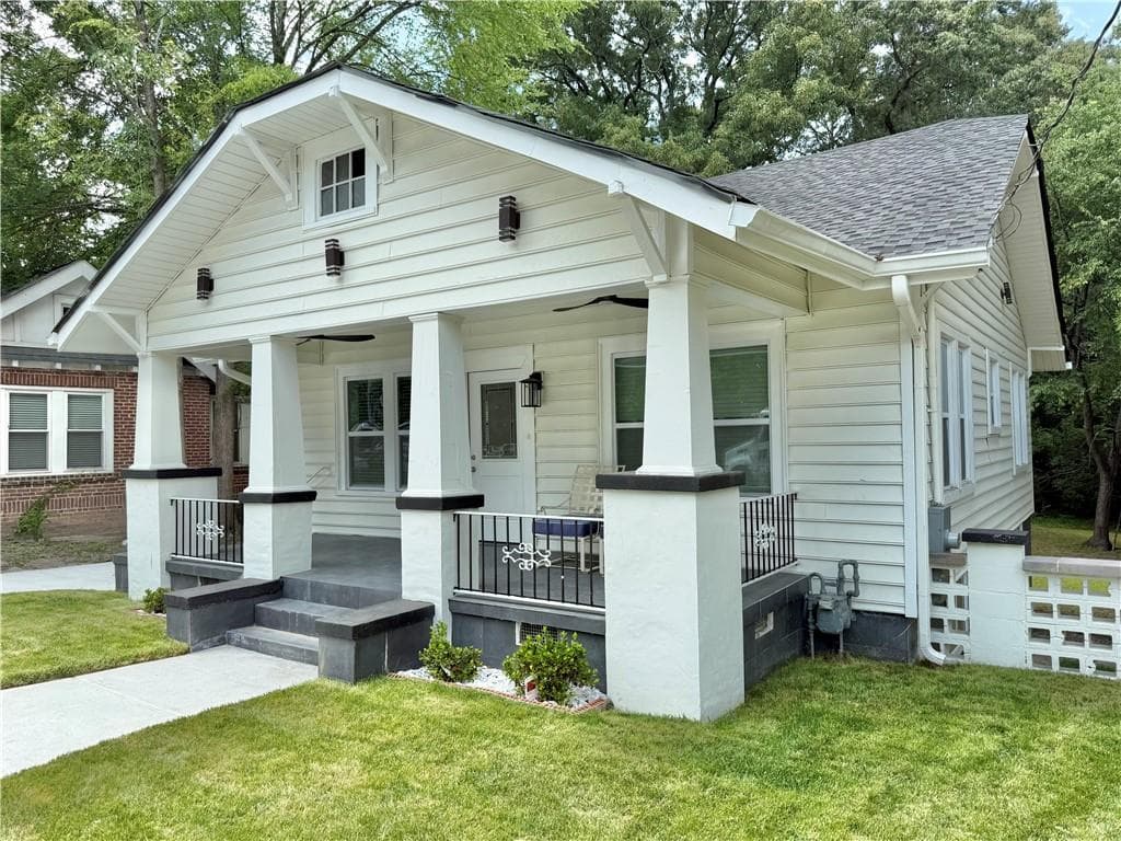 3 bedroom, 2 bathroom, 1,150 sq ft single family residence for rent at 2194 Bolton Road, Atlanta, GA 30318 for $2,300 a month — photo 7